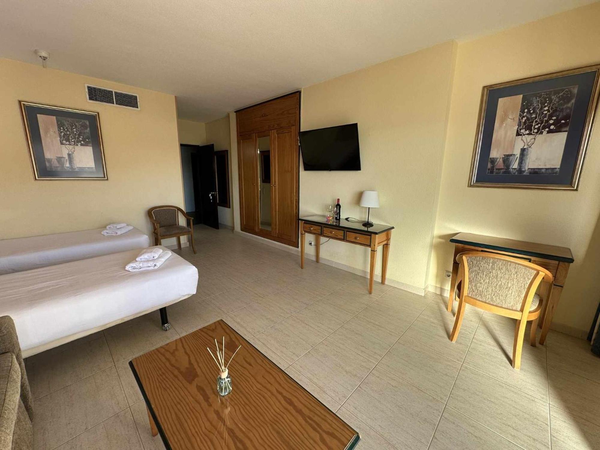 Estudio Pyr Privado Con Vistas Al Mar ฟูเอนฮิโรลา ภายนอก รูปภาพ